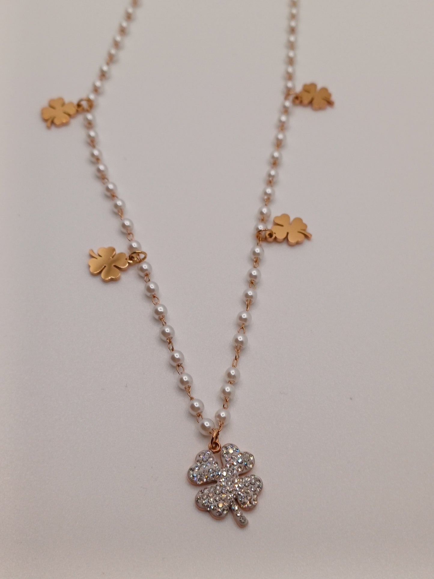 Collana perle con quadrifoglio