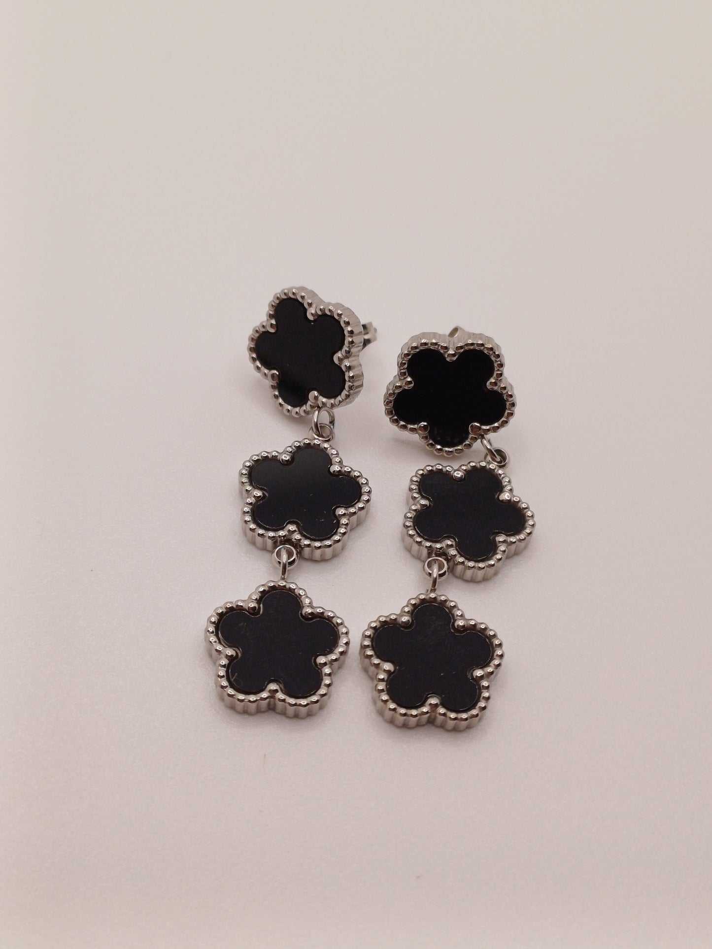 Orecchini fiore neri