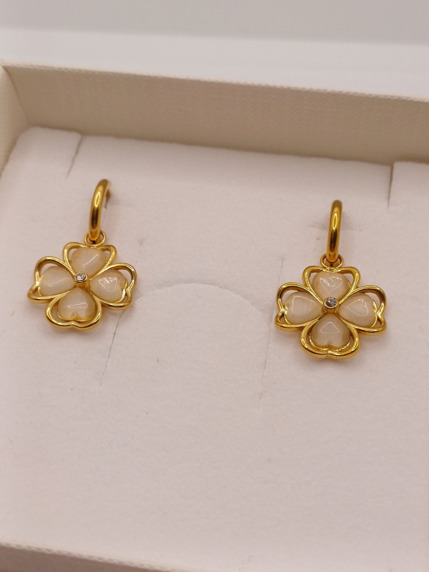 Orecchini quadrifoglio beige gold